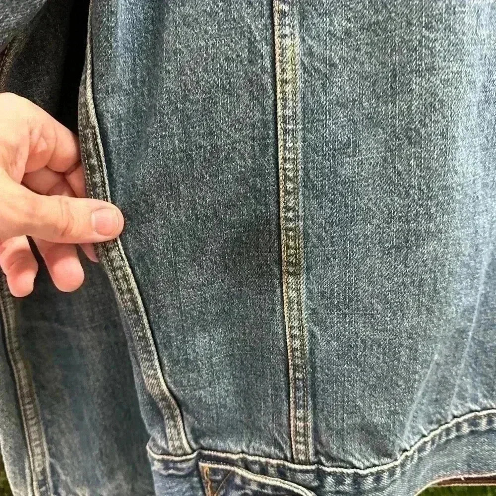 Levi’s  Mid Wash Denim Jacket Medium - Picture 5 of 6
